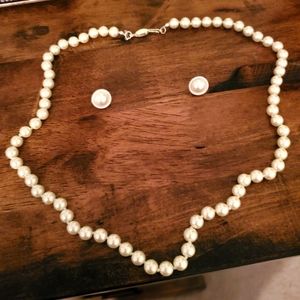 Pearls with earrings